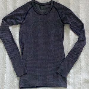 LULULEMON Swiftly Tech Long Sleeve Navy Stripe Size 4